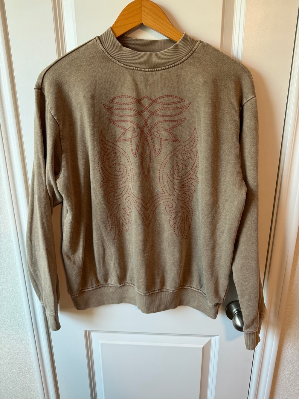 HRT & LUV Western Embroidered Mineral Graphic Crewneck - Picture 2 of 4